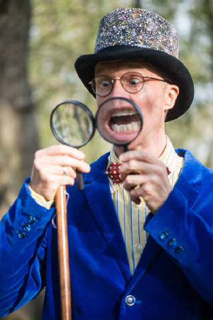 WT_Snurb_Storyteller_Page/Snurbmobile_Magnifying_Glass2.jpg